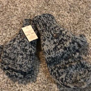 Shangri-la Nook convertible mittens.